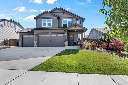4476 SW Salmon Pl Photo 1
