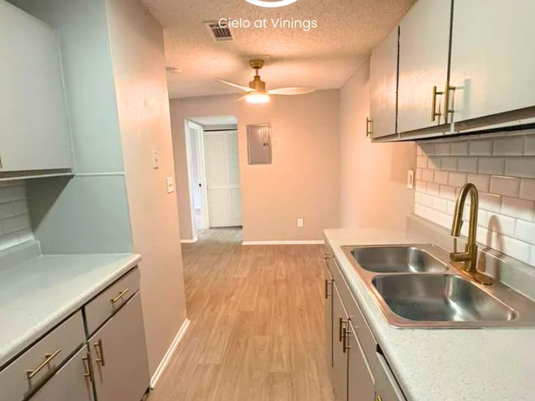 Premium Living at Cielo at Vinings - Pool, Gym & More! — Photo 28