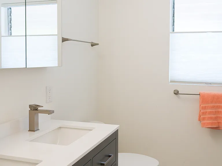 312 E Matilija St — Photo 19