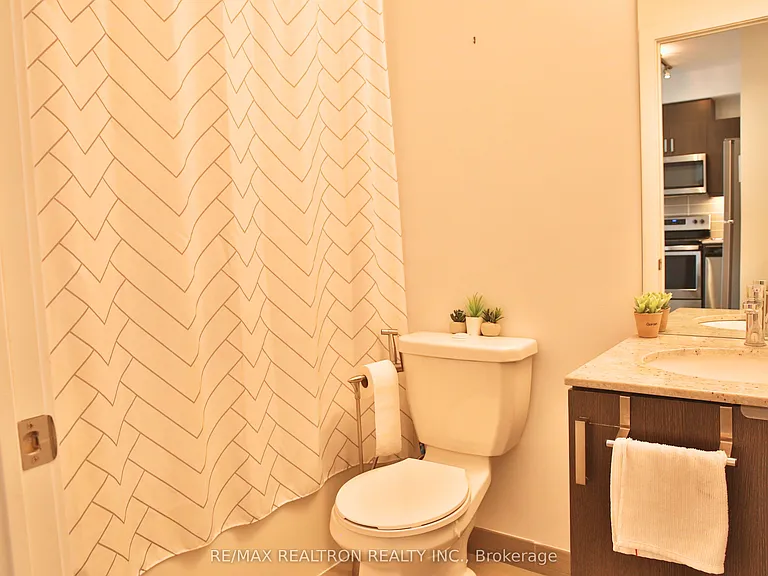 1486 Bathurst St #303 — Photo 8