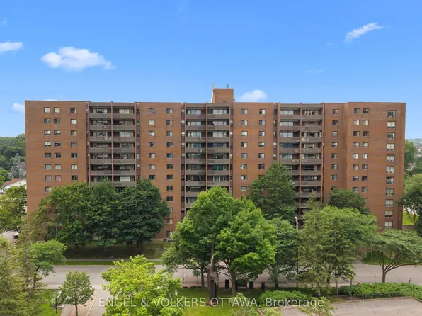 1100 Ambleside Dr #516, Ottawa, ON K2B 8G6