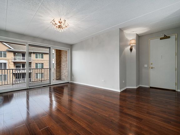 3rd image of 1731 Pavilion Way Unit 405