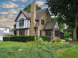 333 Douglas Ave, Waukegan, IL 60085