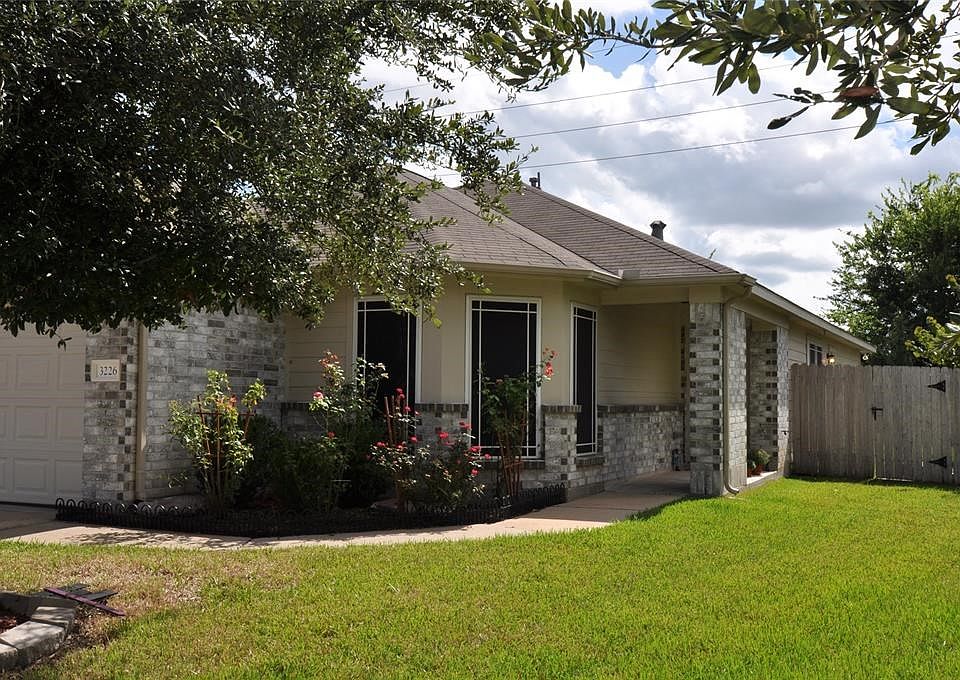 1st image of 3226 Holly Glen Ln