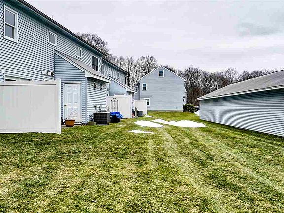 4th image of 17 Birchwood Dr #17