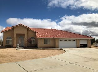 7328 Yucca Terrace Dr, Phelan, CA 92371