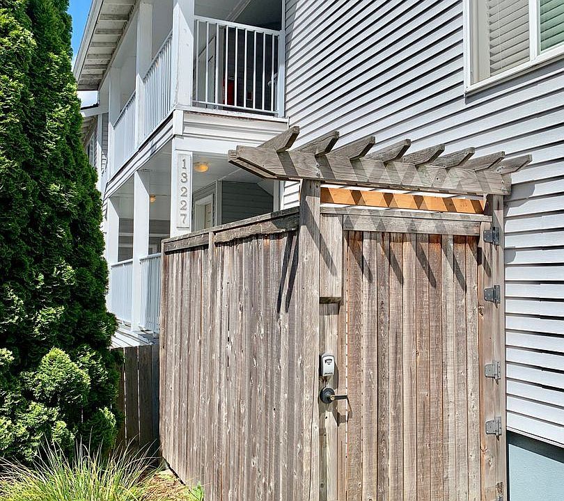 1st image of 13227 35th Ave NE APT 6