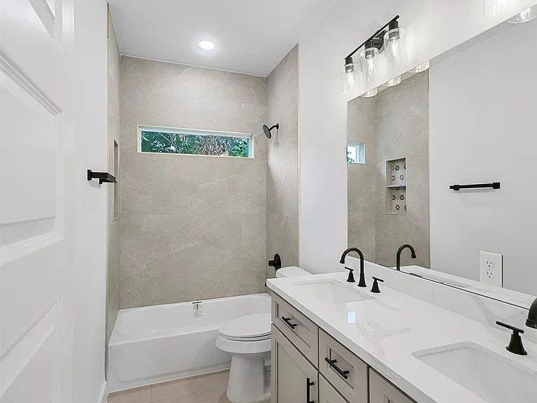 4103 E Toliver St — Photo 22