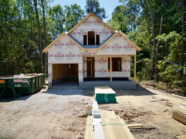 209 W Franklin St, Zebulon, NC 27597