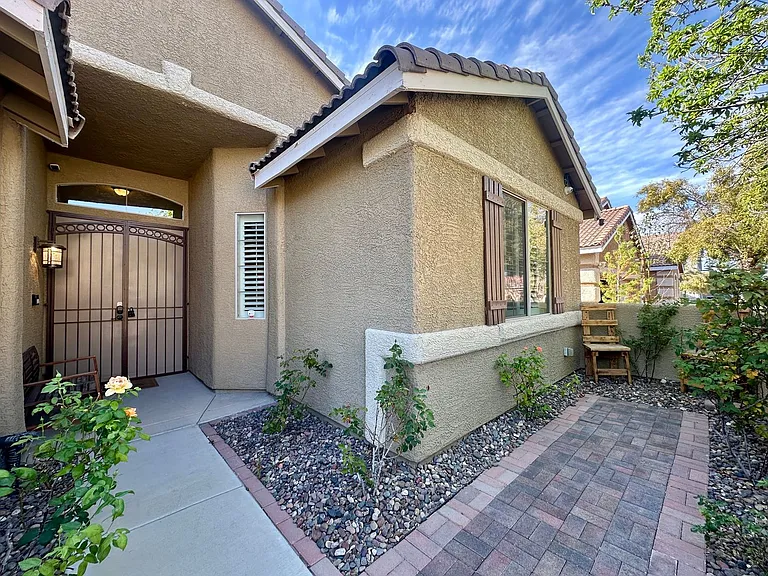 10697 Bonnyhill St — Photo 3