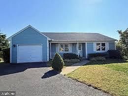 1st image of 220 Sycamore Ln