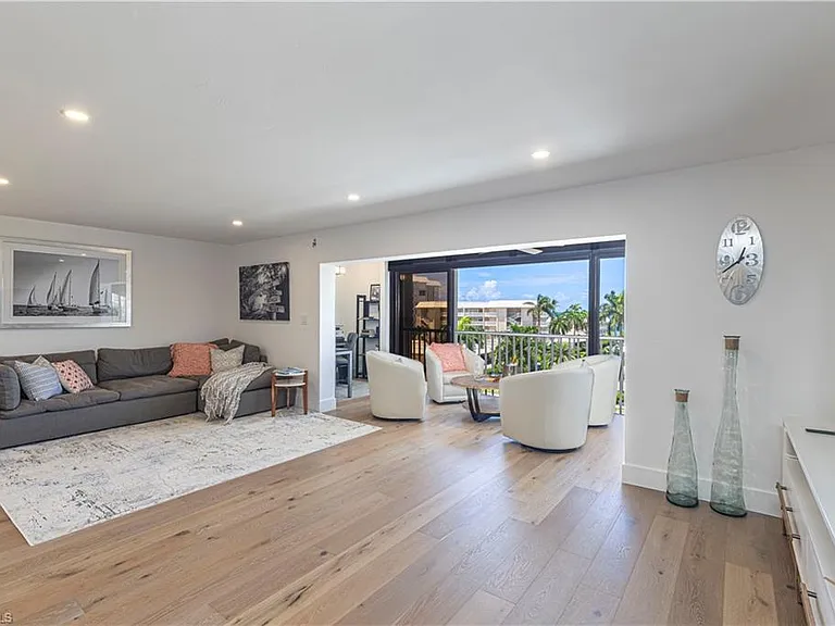 2880 Gulf Shore Blvd N #509 — Photo 9