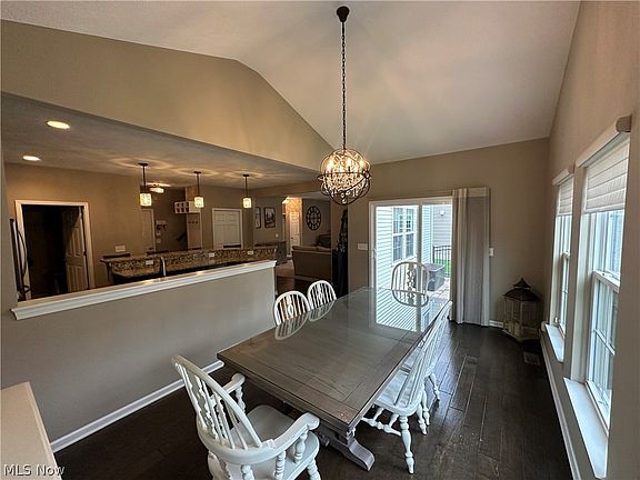 5th image of 10363 Redbud Dr