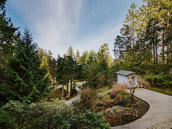 5th image of 8846 Redrooffs Rd