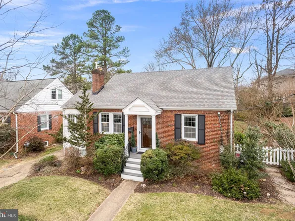 638 N Greenbrier St, Arlington, VA 22205