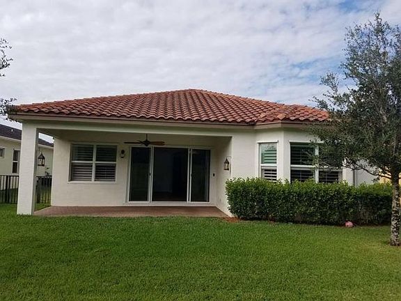 3rd image of 2106 Belcara Ct