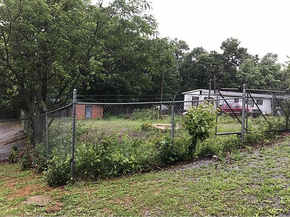 3rd image of 111 Poplar Hill Dr
