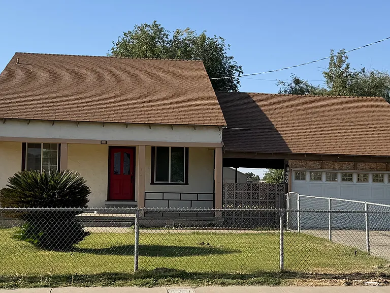 400 E Grangeville Blvd — Photo 1