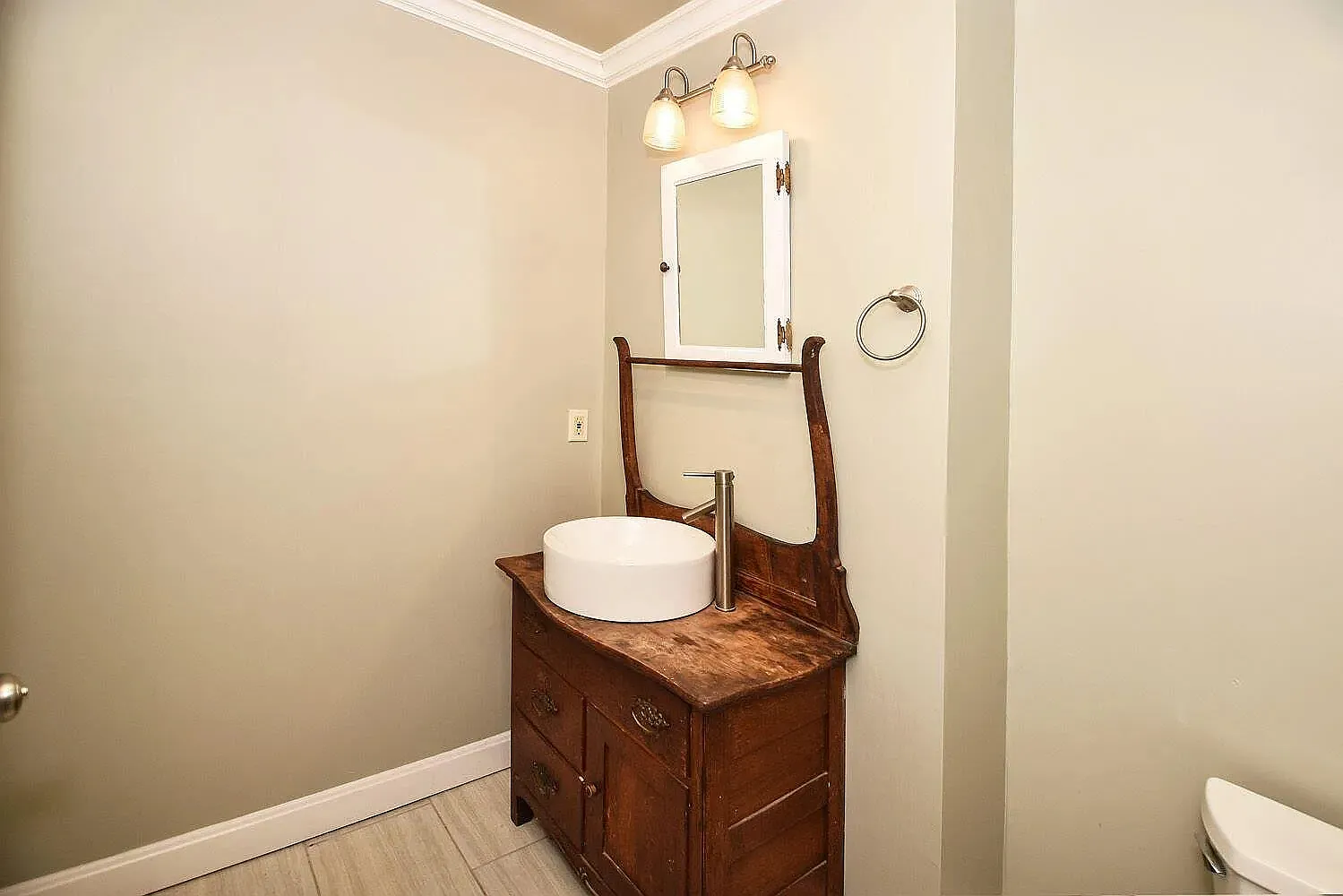 1 bed, 850 sqft, $1,200 — Photo 2