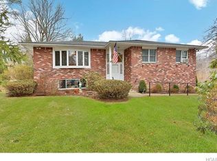 9 Stonegate Rd, Valhalla, NY 10595