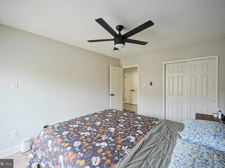 16 Buckingham Pl — Photo 31