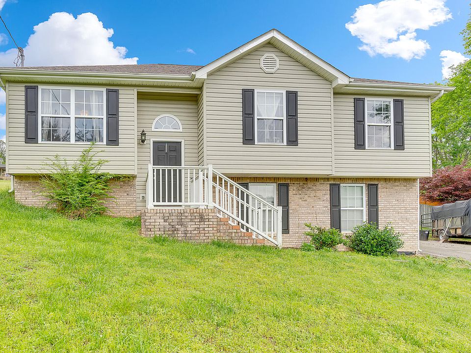 1st image of 125 Golden Oaks Dr