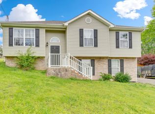 125 Golden Oaks Dr, Ringgold, GA 30736