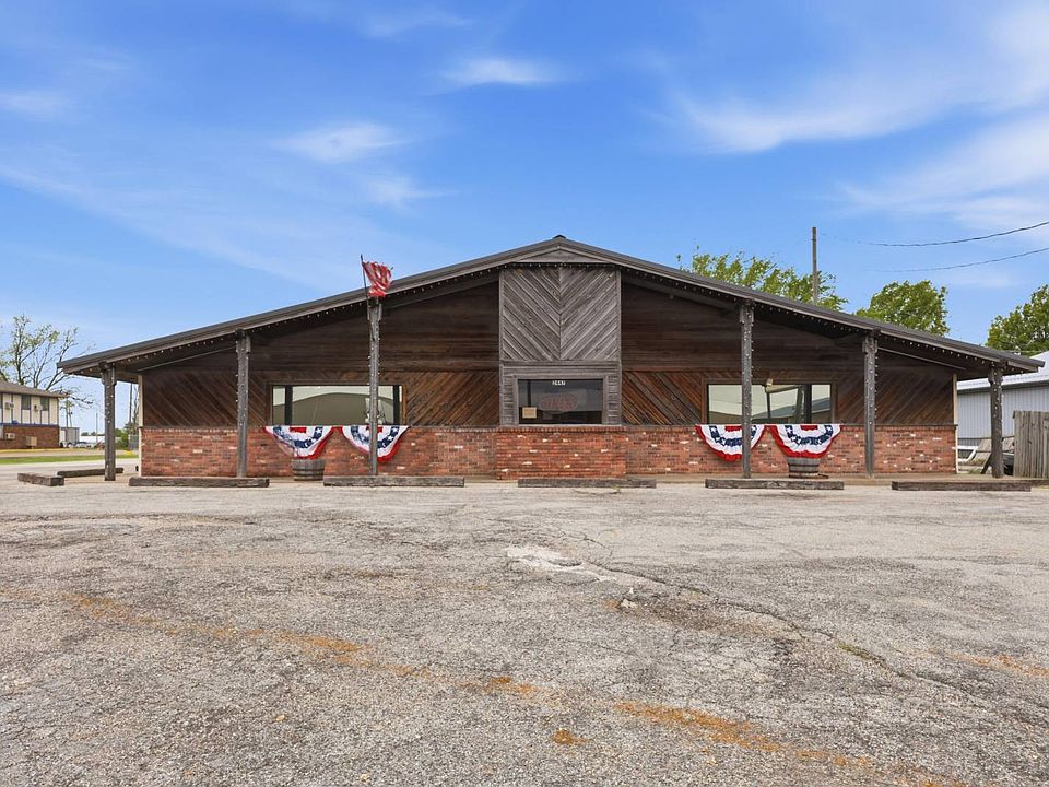 1st image of 2447 Military Ave