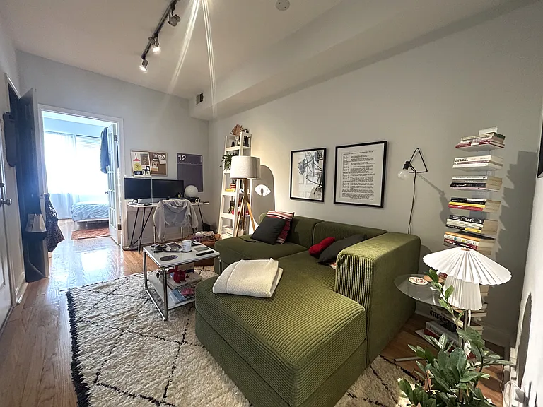 2125 N Richmond St #3 — Photo 3