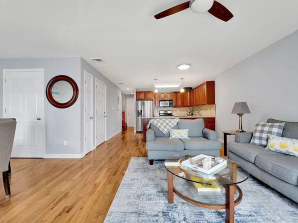 102-20 Rockaway Beach Boulevard image 21 of 32