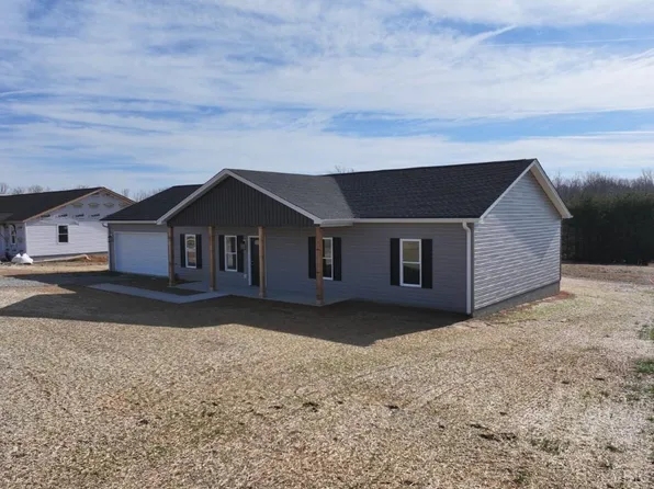 2288 Smith Mountain Lake Pkwy, Huddleston, VA 24104