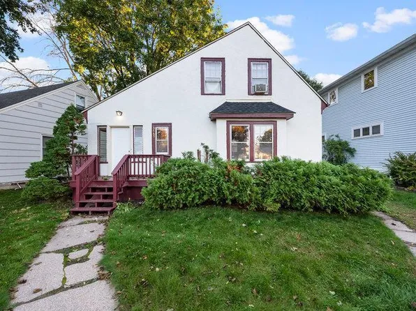 3643 Hubbard Ave N, Robbinsdale, MN 55422