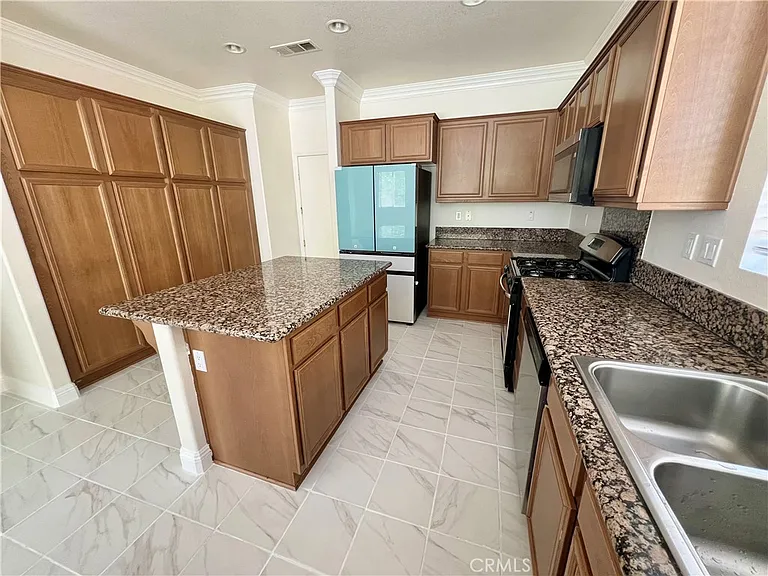 4564 Jewel Dr — Photo 15