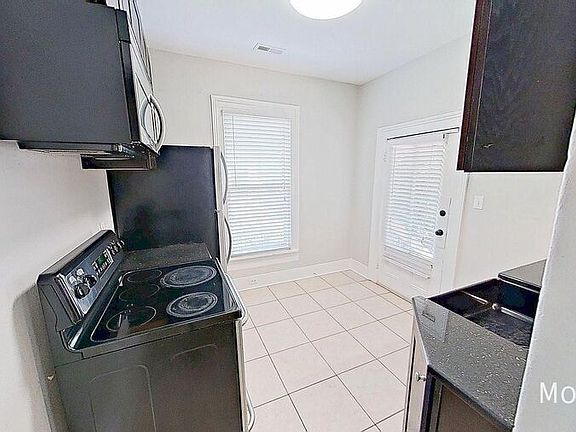 4th image of 604 N Blount St Unit B