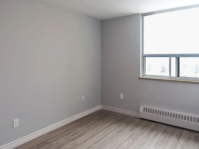 2185 Lawrence Ave E — Photo 31