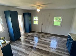 319 W Walnut St, Butler, IN 46721