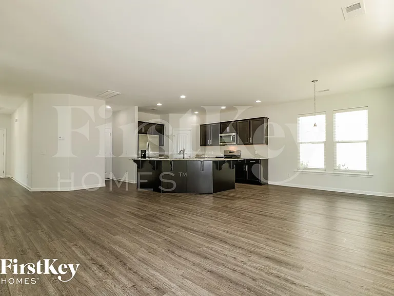 421 Sanctuary Park Dr — Photo 6