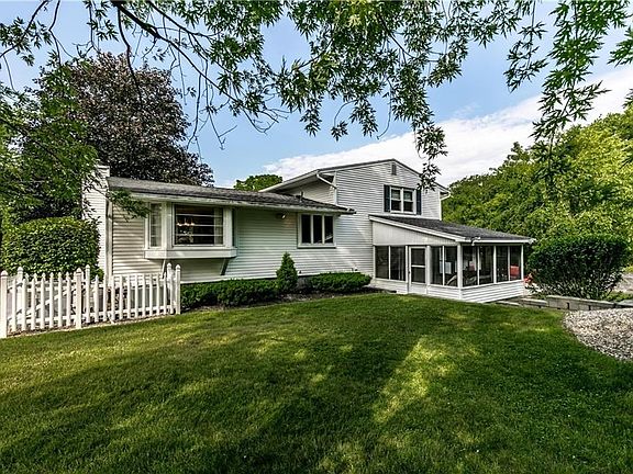 2nd image of 7605 Somerset Ln