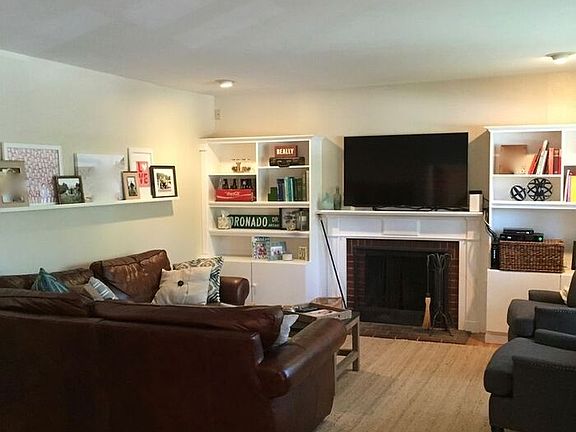 3rd image of 208 Haight St