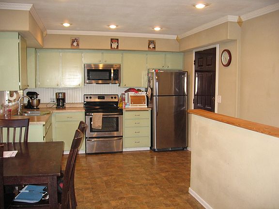 Open, bright kitchen