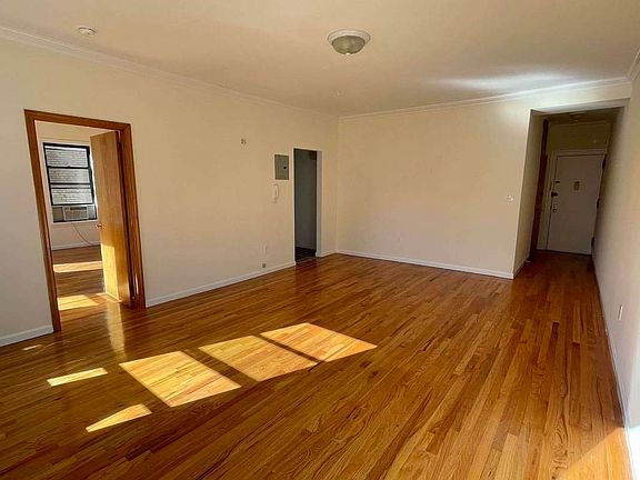 3rd image of 22 W 77th St APT 65