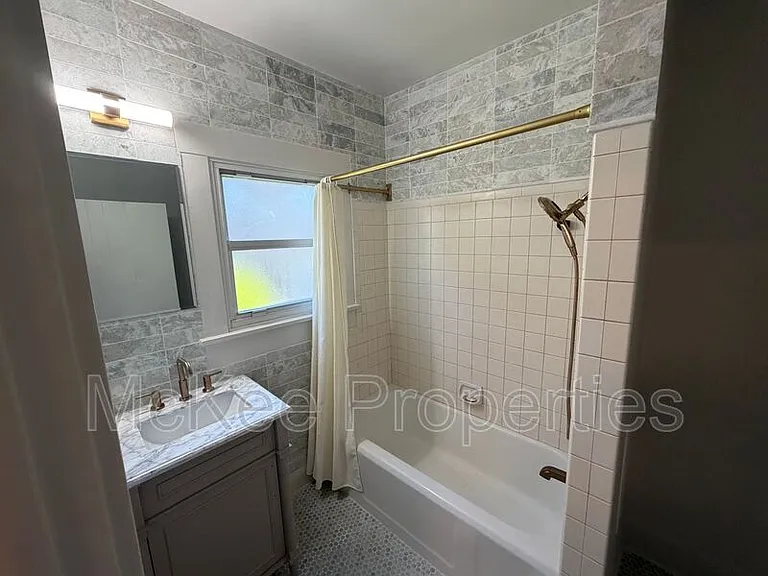 2142 1st Ave — Photo 9
