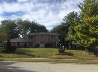 3210 Rambling Rd, Bettendorf, IA 52722