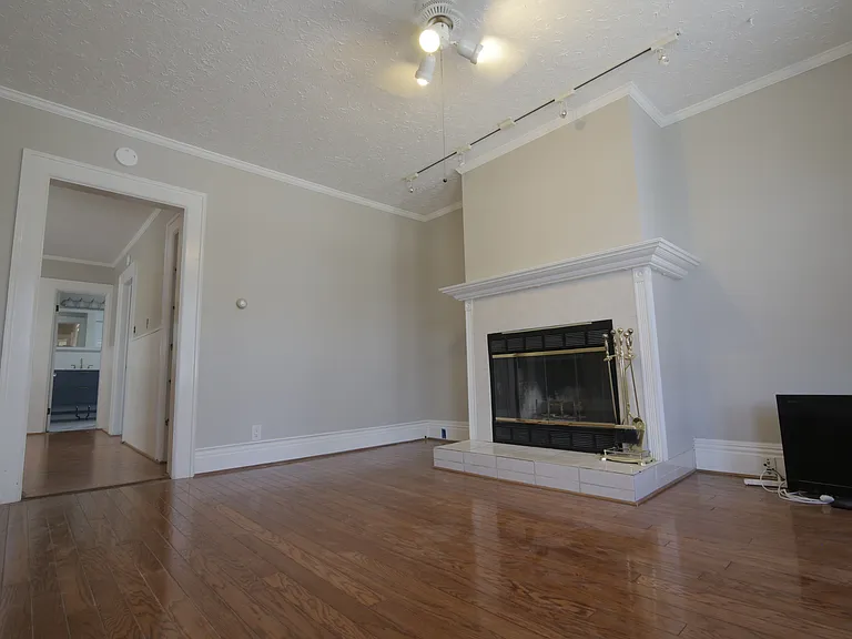 92 Peter St #2 — Photo 18