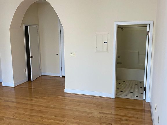5th image of 210 S 1st St Unit 501