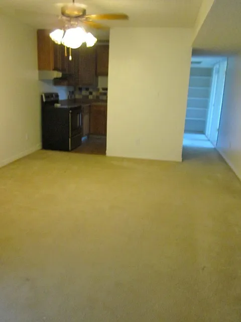 3 Bedroom for Great Price In Gunbarrel Close to Many Businesses — Photo 2
