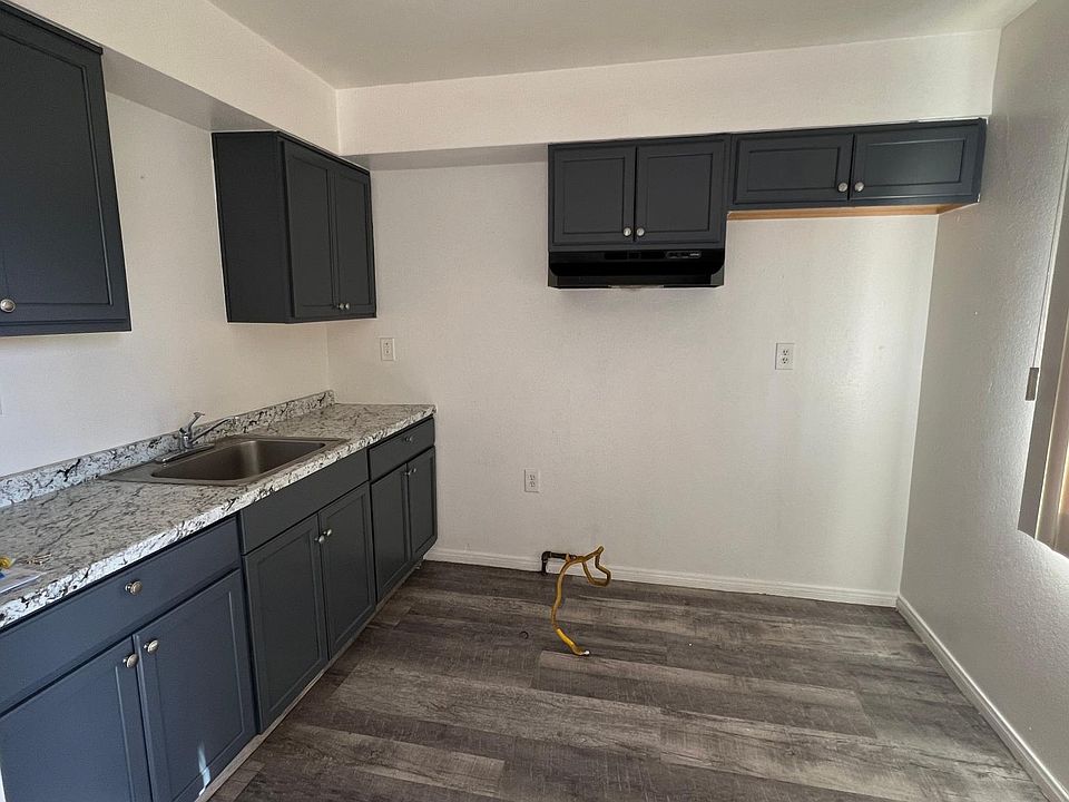 1st image of 300 S 7th Ave #0
