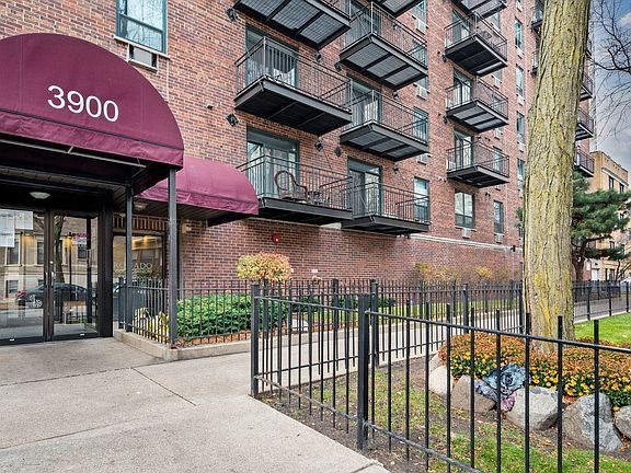 2nd image of 3900 N Pine Grove Ave APT 914