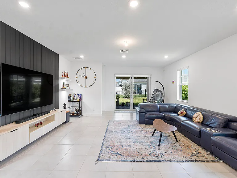 1325 Haywagon Trl — Photo 18