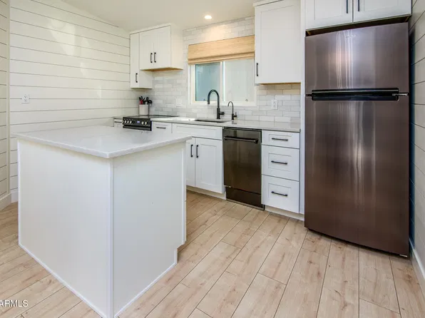 1671 E AUGUSTA Avenue, Chandler, AZ 85249